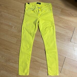 3/$20:: 🏷️🏷️Vince Citrus ankle skinny jeans. Women’s size 25.